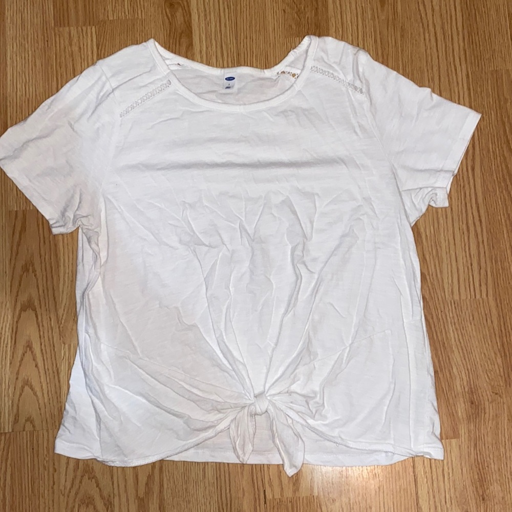 White tied t-shirt
